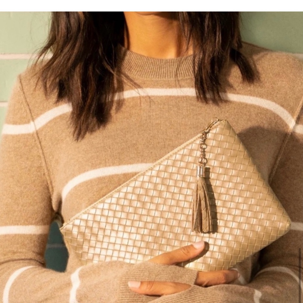 Virgina Wolf gold clutch